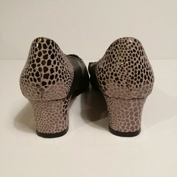 Amanda gray career shoe with metallic anim… - Picture 2 of 7